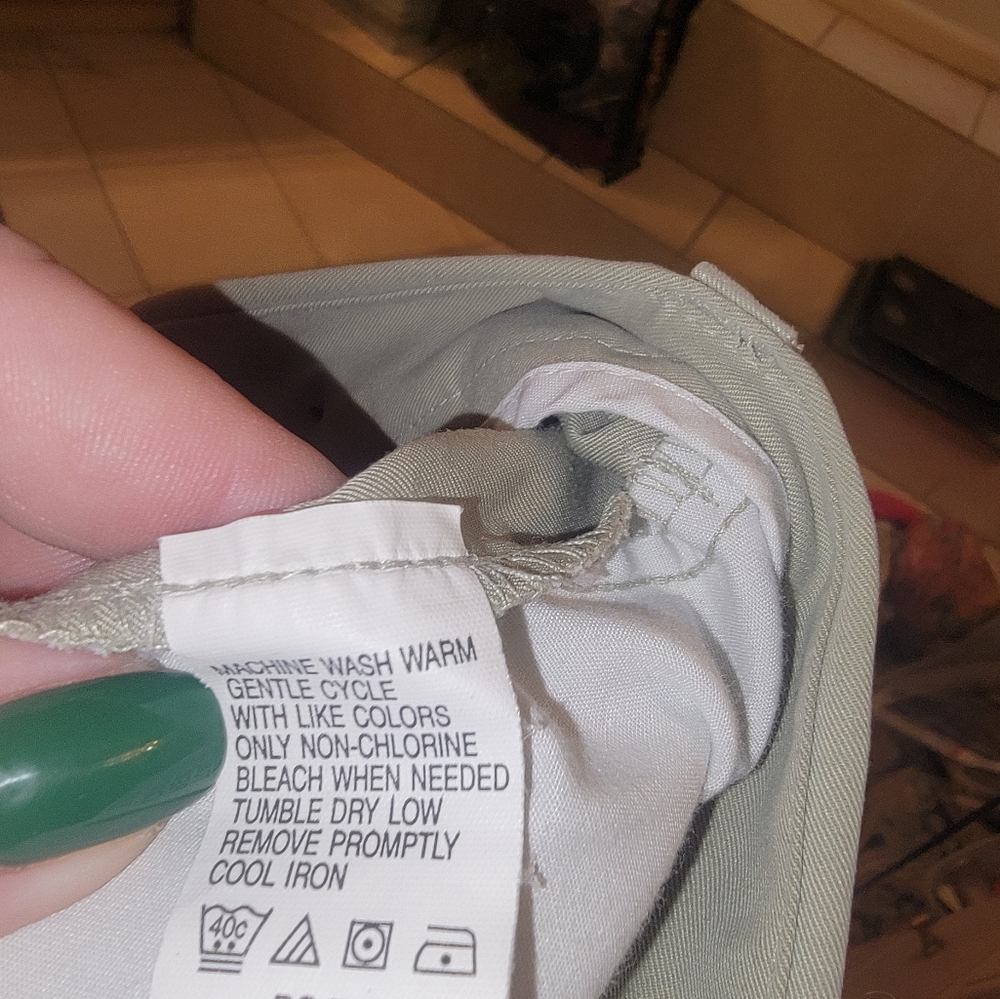 Mens sz 36 Izod Khaki shorts - Picture 2 of 4